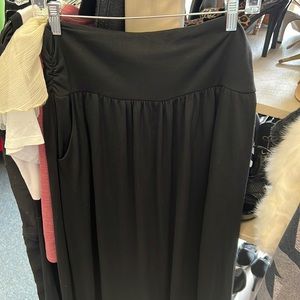 💜42Pops Black Skirt XL
